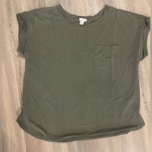 Green low cropped shirt